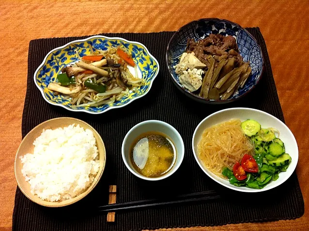 いただきものの牛肉でしぐれ煮、春雨サラダ、野菜炒め、お味噌汁|Sakikoさん