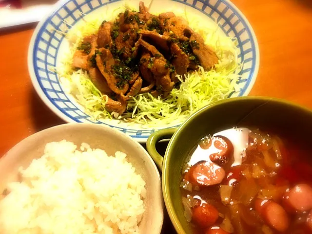 豚肉のゴマ酢炒めとキャベツとトマトのスープ|まゆひさん