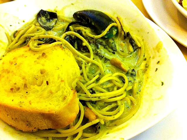 Snapdishの料理写真:Seafood Pasta|Happy Lizzieさん