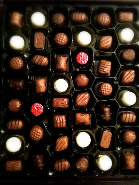 my Thorntons choccolate collection|tipfytipさん