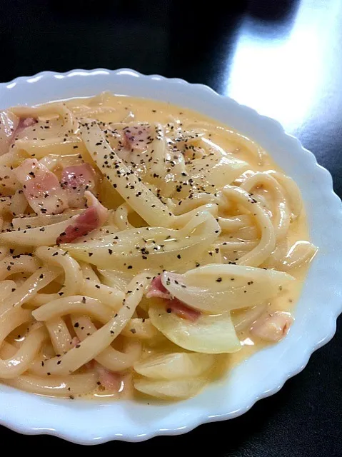 Snapdishの料理写真:カルボナーラうどん|ゆでたまごさん