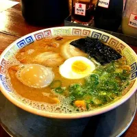 Snapdishの料理写真:豚骨ラーメン|シワさん