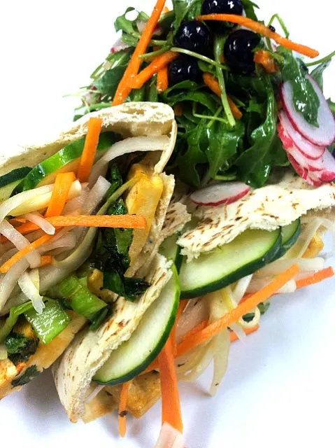 lemon grass tofu pita w/king choy and kimchi|GREG ARNOLDさん