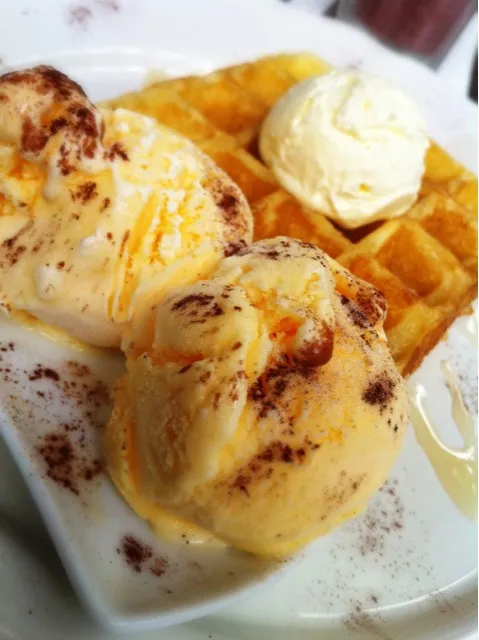 Whipped Butter & Maple Syrup Waffle|about.me/pinku_nekoさん