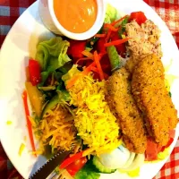 Salad with Tuna and Fried Chicken|Caroline Chienさん