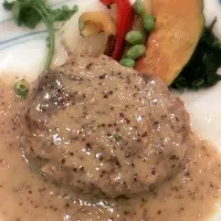 Snapdishの料理写真:ポークハンバーグ、マスタードソース。こんな時間だけど、豚肉にれんこん混ぜたハンバーグって言ってるし、美味しくいただけばOK♫|n_n1181さん