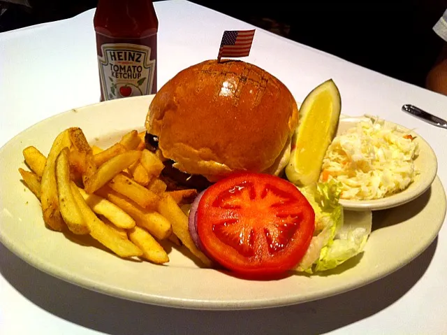 Snapdishの料理写真:cheeseburger@Dan Ryan|Karen Tongさん