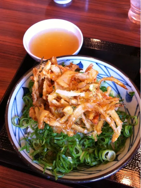 天丼＠280円 半分食べたら、生姜とゴマをのせて出汁をかけるんだ。|がくさん