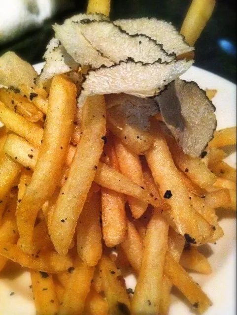 Snapdishの料理写真:French fries with Truffles (Tibet)|Kuri Chanさん