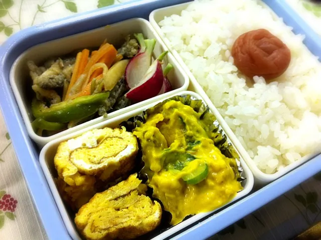 お弁当。豆アジの南蛮漬け、卵焼き、かぼちゃサラダ。|liccaさん