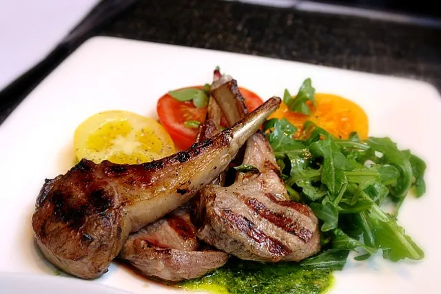 grilled lamb chops with pesto sauce|Jen Fさん