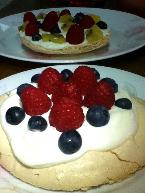 pavlova baked by urs truly:)|myleneさん