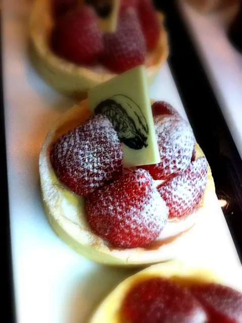 strawberry creme brulee|tatpisha t.さん