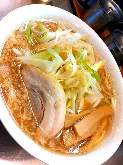 Snapdishの料理写真:ホープ軒のネギラーメン|ちみこさん