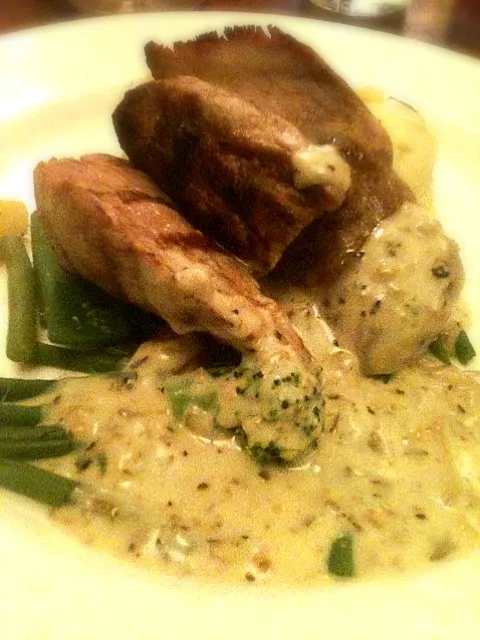 Pork loin w/mushroom tarragon sauce (Main dish)|Junya Tanakaさん