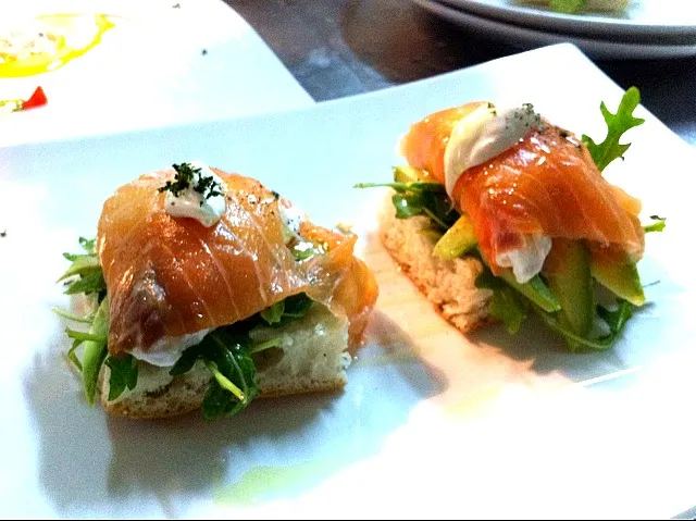 Snapdishの料理写真:soft poached egg wrapped with smoke salmon toast|Robbyさん