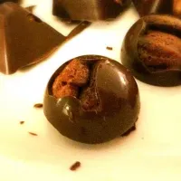 caramelised pecan choclates|Benjamin van Gelderさん