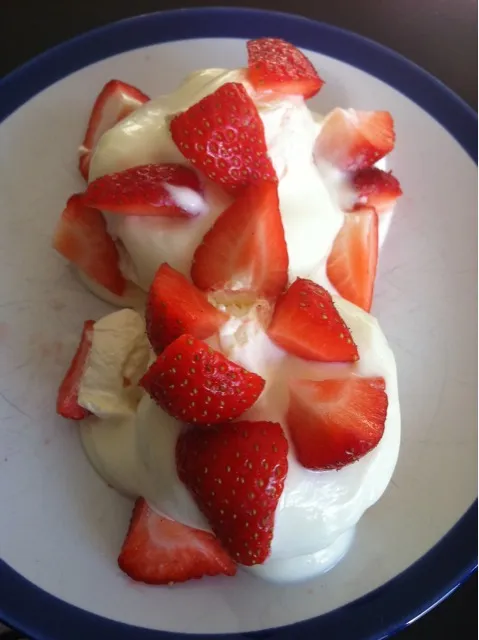 Strawberry dessert|Kim van Velzenさん