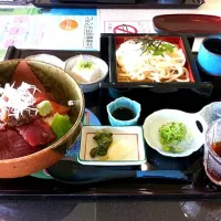 マグロ丼とざるうどん定食|コージィさん