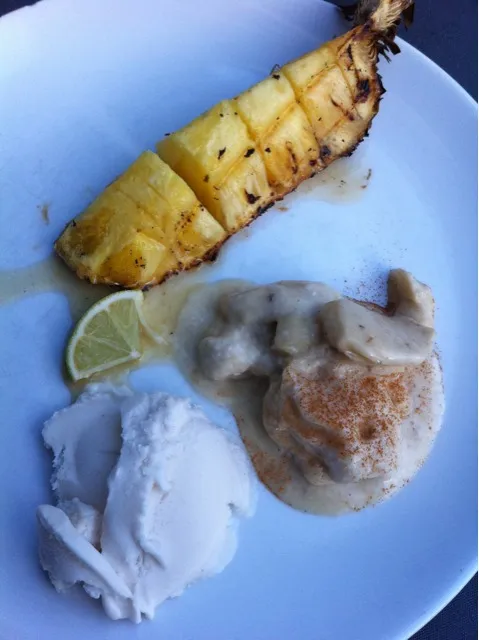 ananas grill z selfmade banana icecream & cinnamon ice|Rene Onstenkさん