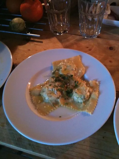 ricotta and herb ravioli with a butter and pinenut sauce|simonさん