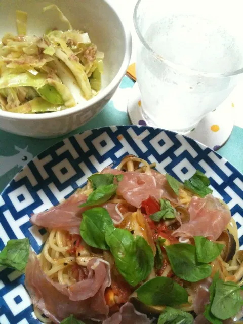 Snapdishの料理写真:今日のランチ。トマトと生ハムのパスタが良い感じにでけた♪|Miho Muraguchiさん