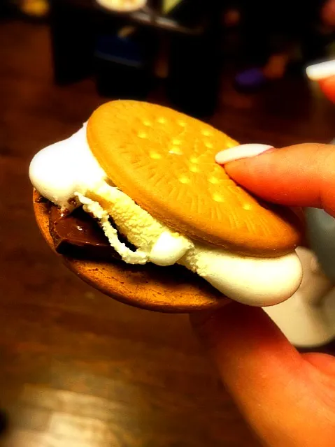 s'more グラハムクラッカーがなかったからマリーで！|kikiさん