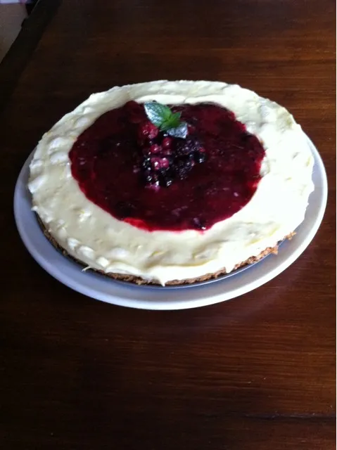 another cheesecake this time with summer fruits|simonさん