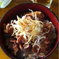 Snapdishの料理写真:唐揚げ丼|きしょう。さん