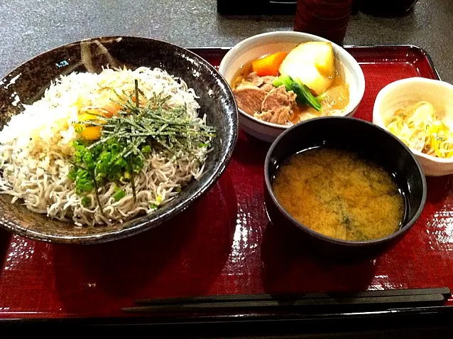 しらす丼定食|skumeさん