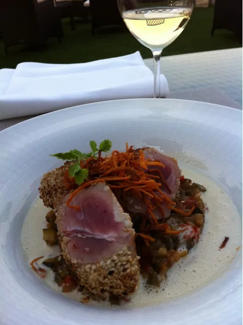 tuna in meursault, france|hubert rothさん