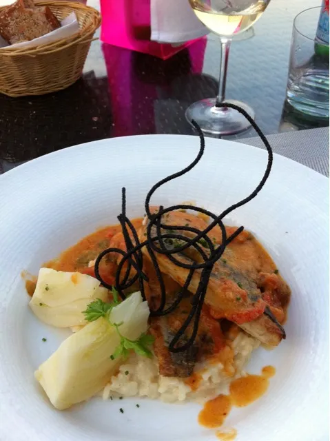 dorade with risotto and fenouil in meursault, france|hubert rothさん