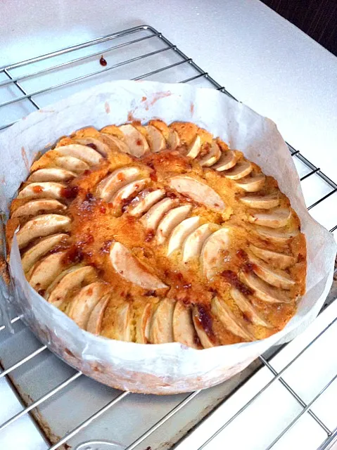 apple and walnut cake|Nathalie Straversさん