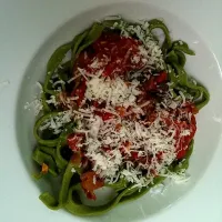 Taglierini verdi con sugo di pomodoro: un piatto squisito fatto dallo chef a casa mia|Gail Brownさん