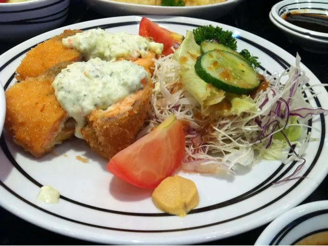 fried salmon roll|jocelyn Tanさん