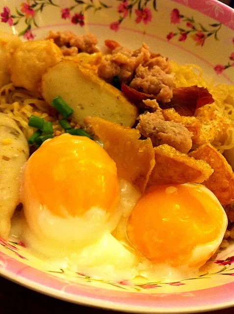 Spicy Egg Noodle with Fish Balls and Eggs|about.me/pinku_nekoさん