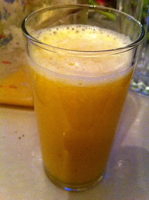 Snapdishの料理写真:melon- orange-nectarine juice #versapers|Rene Onstenkさん