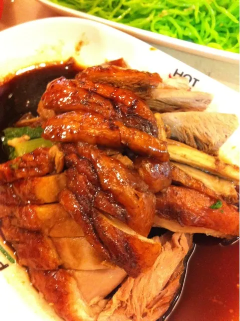 Snapdishの料理写真:roasted duck|Komkrit Pipatpanukulさん