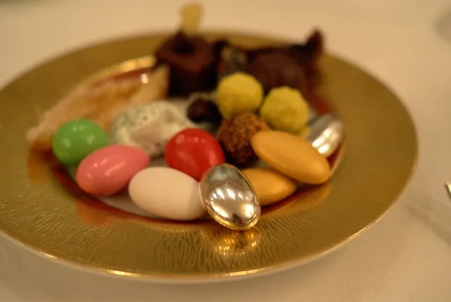 Petit Four|choi hoi yungさん