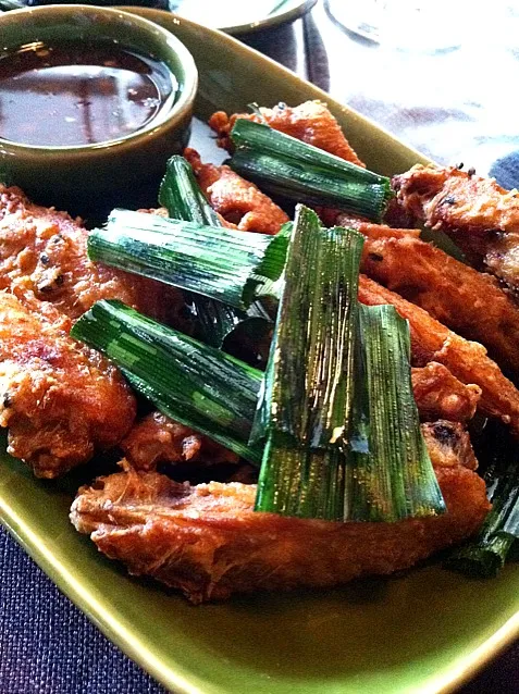 Fried Chicken Wing With Black Sesame|about.me/pinku_nekoさん