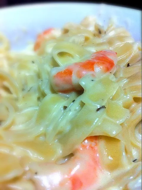 Snapdishの料理写真:carbonara and shrimp fetuccini|jumiさん