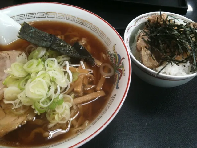 米の粉ドライブインのラーメン|エビアンさん