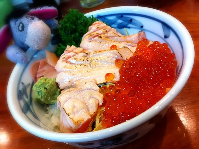 Snapdishの料理写真:Salmon-Ikura-Don @Miyatake MBK|manunyaさん