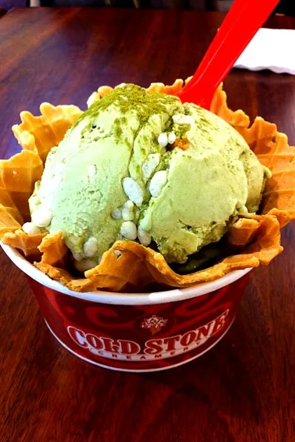 Coldstone Green tea icecream with rice pops and cake! <3|Cuddles~*さん