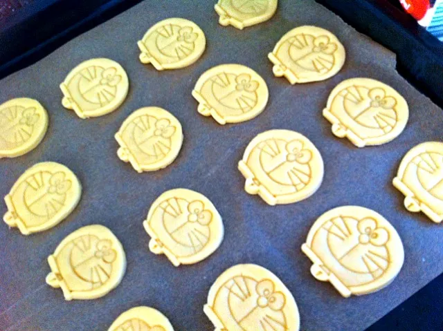 Snapdishの料理写真:Doraemon ready to bake cookies!|Cuddles~*さん