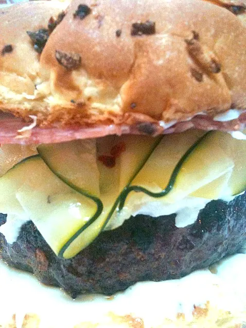 Hamburger with pickled zucchini, thin sliced hard salami and ricotta cheese.|kristen gonsiorさん