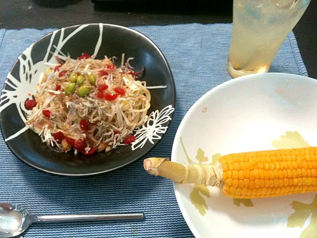 じゃことカリカリ梅のパスタ＋焼きモロコシ|kiriさん