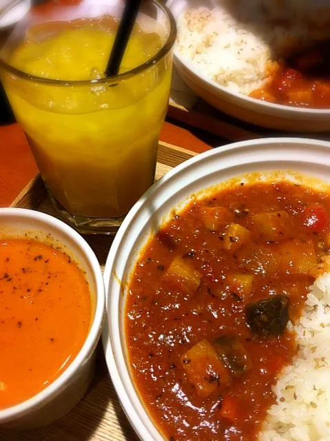 カレーとスープのセット。|佐野はむこさん