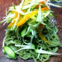 野菜で量増ワカメざる中華|みさいるさん