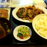 Snapdishの料理写真:回鍋肉定食|のぶたけさん